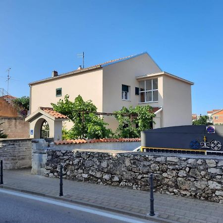Apartman Laura M Vodice Zewnętrze zdjęcie