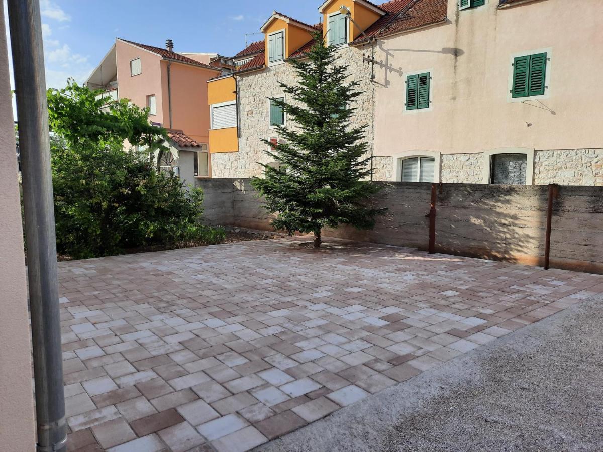 Apartman Laura M Vodice Zewnętrze zdjęcie