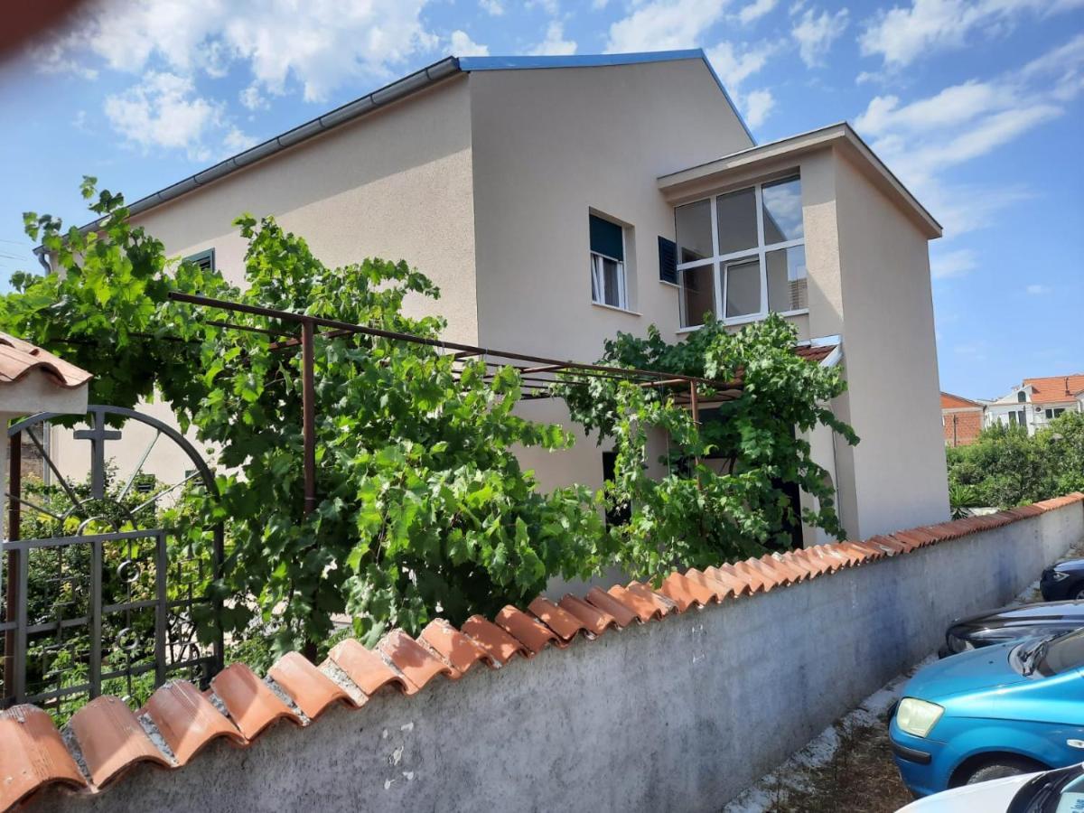 Apartman Laura M Vodice Zewnętrze zdjęcie