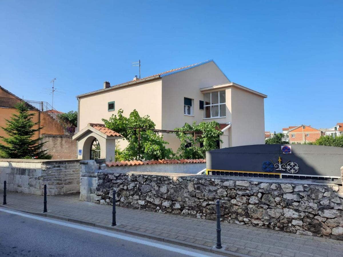 Apartman Laura M Vodice Zewnętrze zdjęcie