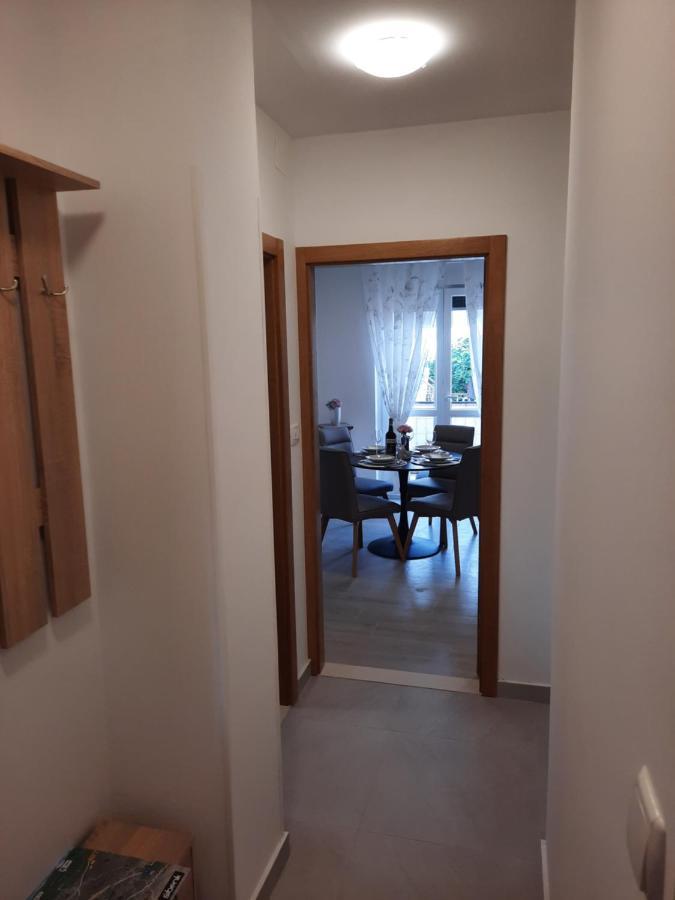 Apartman Laura M Vodice Zewnętrze zdjęcie
