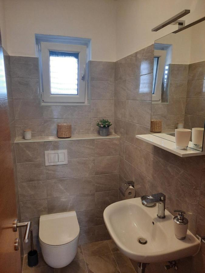Apartman Laura M Vodice Zewnętrze zdjęcie