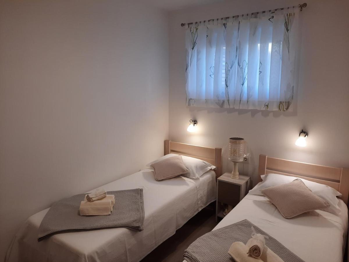 Apartman Laura M Vodice Zewnętrze zdjęcie