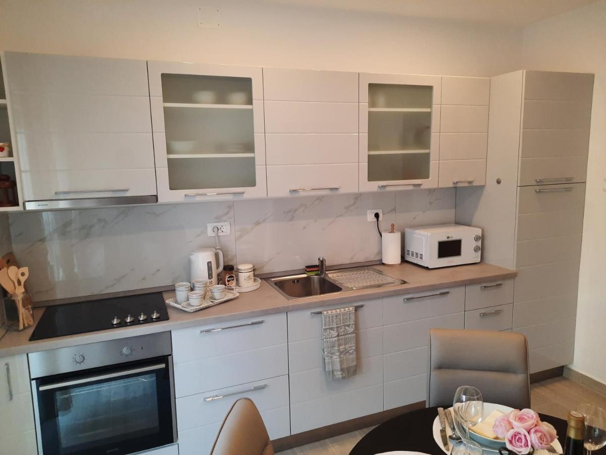 Apartman Laura M Vodice Zewnętrze zdjęcie